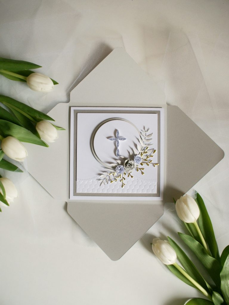 kartka handmade rękodzieło na Chrzest Święty Pierwszą Komunię Świętą elegancka nowoczesna krzyż i kwiaty